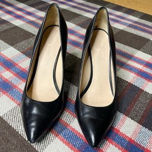 Nine West leather pumps